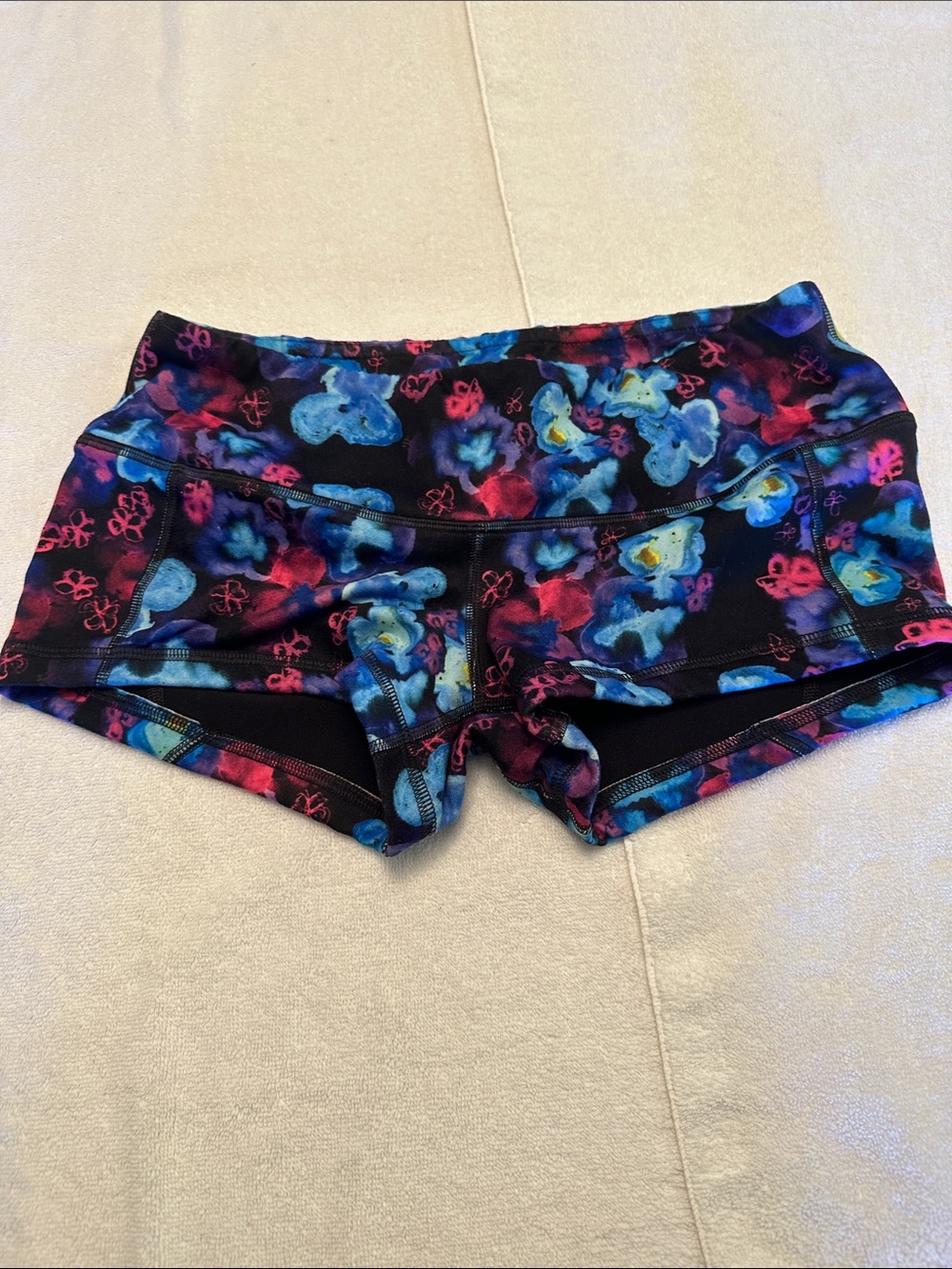 Fleo LOW RISE CONTOUR Black Multicolor Floral Athletic Shorts